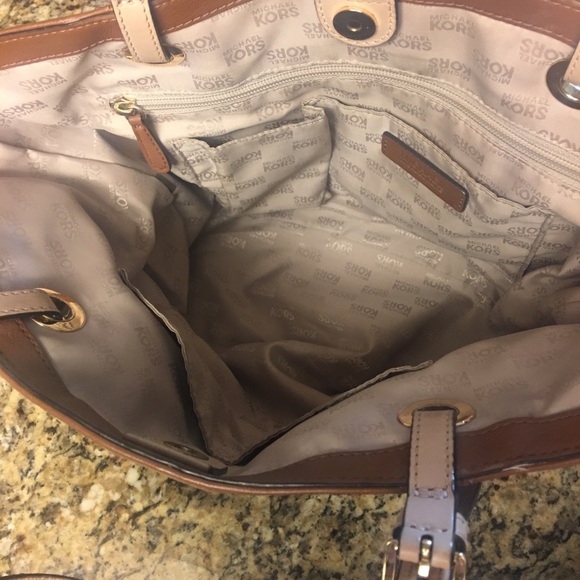 Michael Kors - Picture 2 of 2